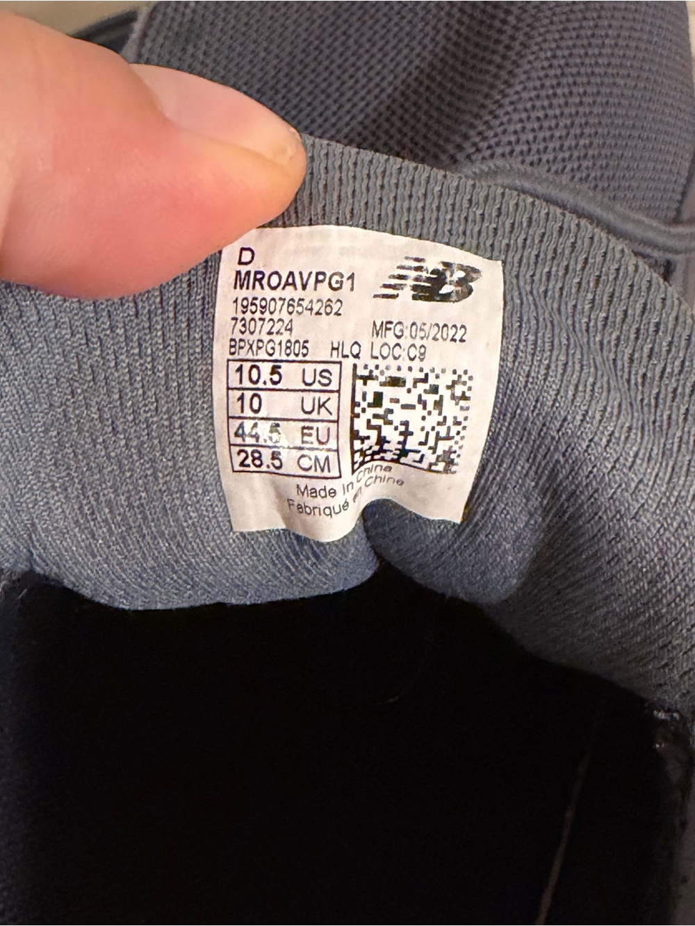 New Balance Men's Navy Athletic Running Shoes with White Midsole - Picture 4 of 4